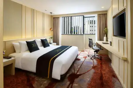 Eleven Bangkok - 37