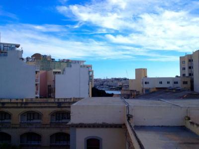 Lee's House Bed & Breakfast Sliema - 11