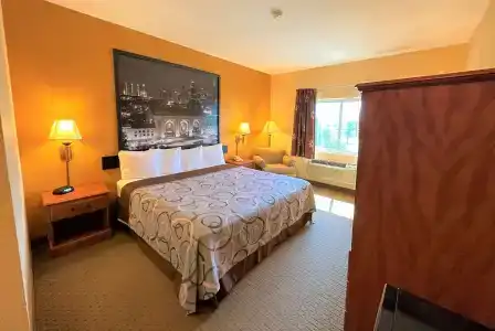 Super 8 by Wyndham Topeka at Forbes Landing - 2