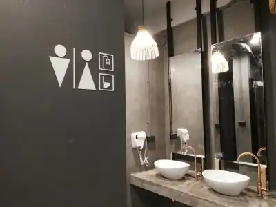 Ekanek Hostel Bangkok - Adults Only - 5