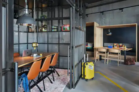 Moxy Hamburg City - 18