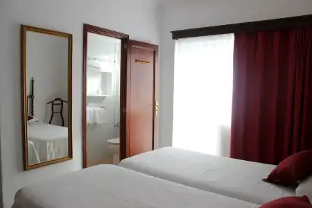 Hostal Ca's Bombu - 33