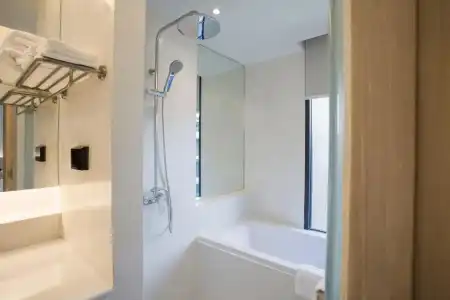 Balcony Seaside Sriracha & Serviced Apartments (SHA Extra Plus) - 267