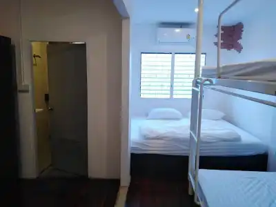 Zleepinezz Hostel - 4