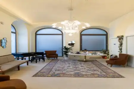 Vis a Vis Apartments - 11