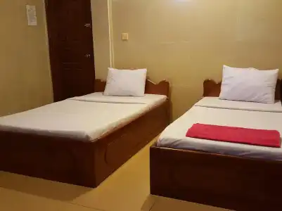 Lucky 1 Guesthouse - 5