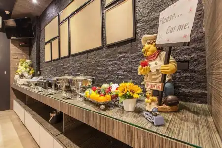 D Box Hostel - 11