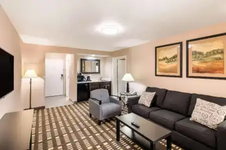 Quality Inn & Suites Plano East - Richardson - 46
