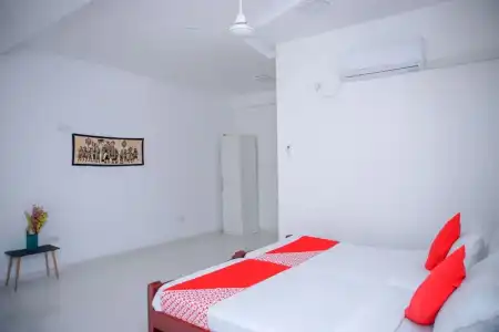 OYO 328 Machan Lanka - 3