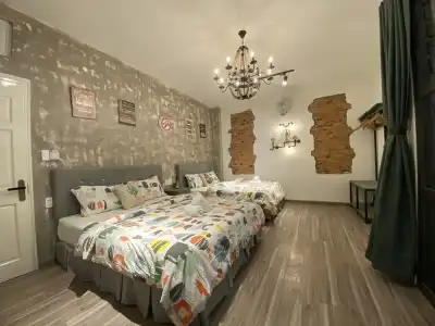 Lucas Inn - 55