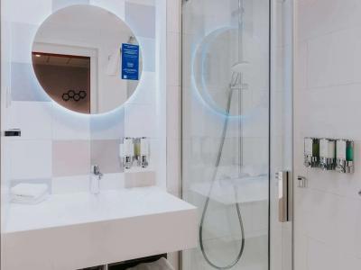 Hampton by Hilton Warsaw Reduta - 49