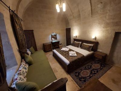 Armesos Cave - 78