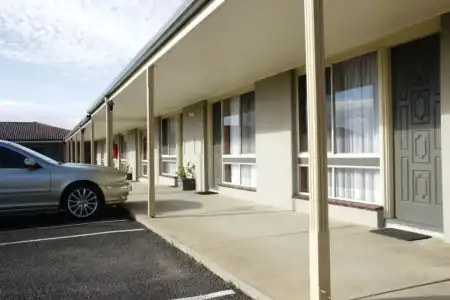 Golden Palms Motel - 22