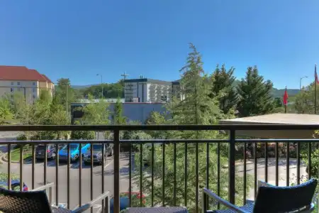 Courtyard Pigeon Forge - 98