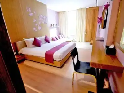 Iyara Beach & Plaza - 37