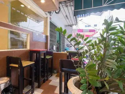 Royal Express Inn Sukhumvit - 1