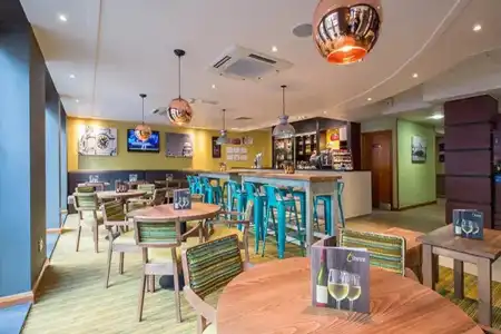 Premier Inn London City - Tower Hill - 12