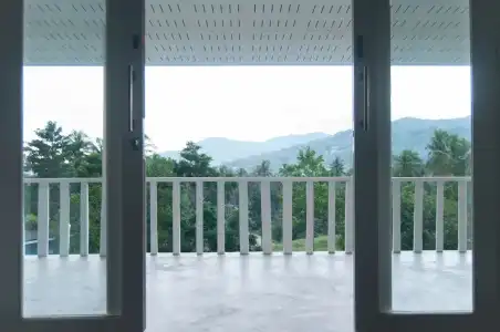 Kiri Tawan - 96