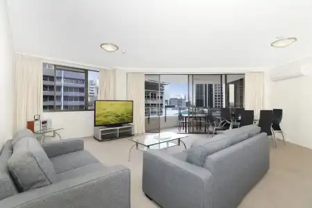 The Astor Apartments - 32