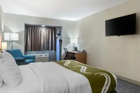 Days Inn by Wyndham San Antonio Downtown - 26