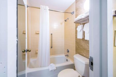 Quality Inn Fredericksburg-Central Park Area - 10
