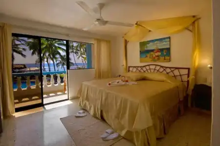 Playa Esmeralda Resort - 3