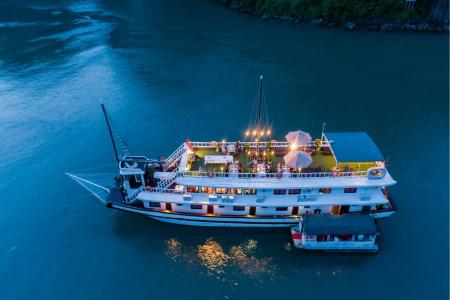 Swan Cruises Halong - 10