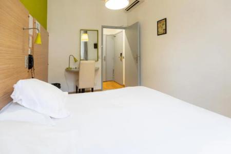Hôtel Edmond Rostand - 81