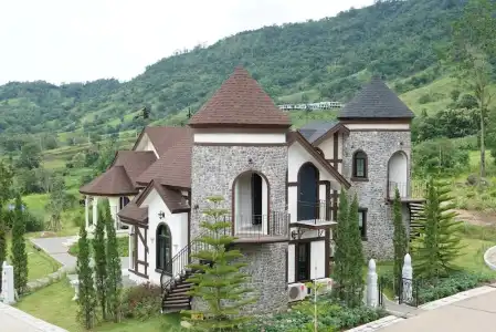 Breeze Hill Resort - 122