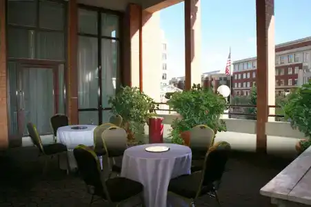 Embassy Suites by Hilton Alexandria Old Town - 26