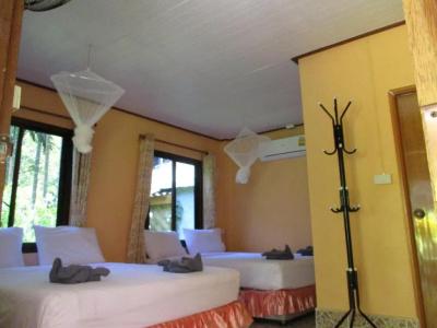 Khao Sok Island Resort and Spa - 25
