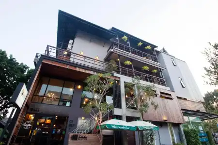 The Arak Bed Bar and Hostel - 23