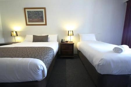 Bell Tower Inn - 29