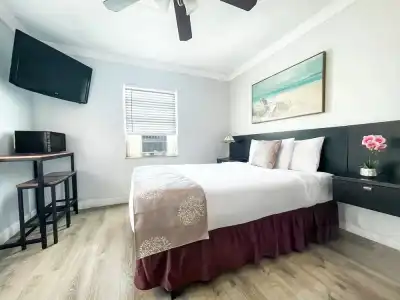 Hollywood Beach Blue Wave - 21