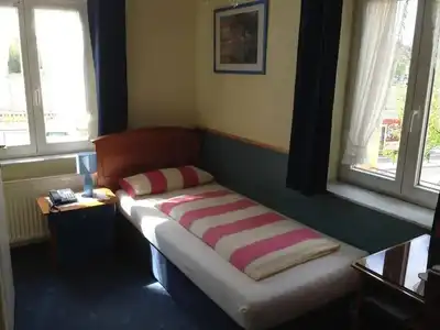 am Bayrischen Platz - 4