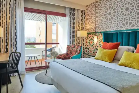 Hesperia Sevilla - 100