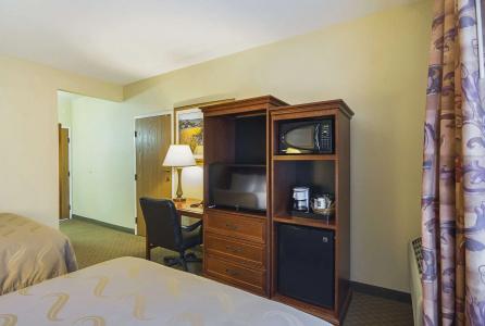 Quality Inn Fresno Yosemite Airport - 37
