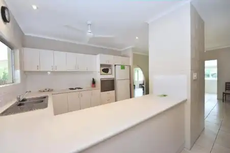Seascape Holidays - 53 Reef Street - 0