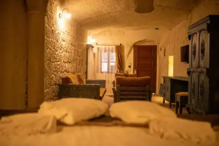 Pome Granate Cave - 76