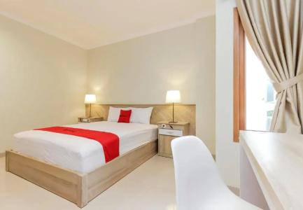 RedDoorz Premium near Ragunan Zoo 2 - 21
