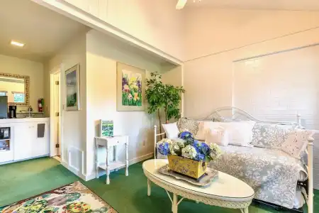 Wilburton Inn - 275