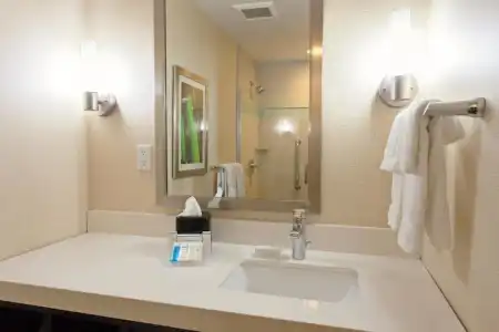 Hilton Garden Inn Marina Del Rey - 98