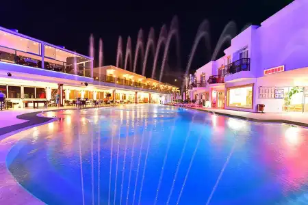 Tropicana Beach - 20