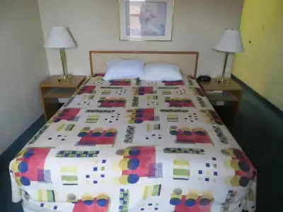 Homestyle Inn & Suites - 22