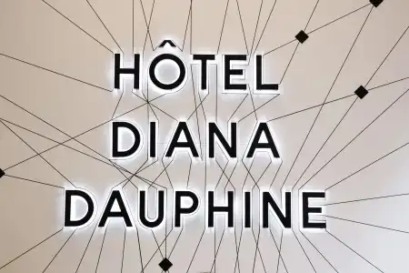 Diana Dauphine - 14