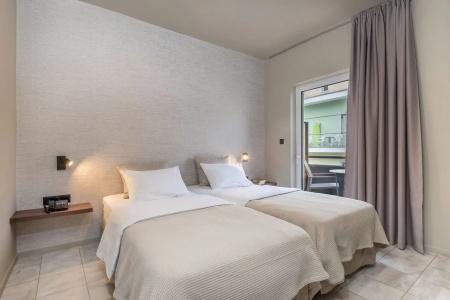 Hotel - 62