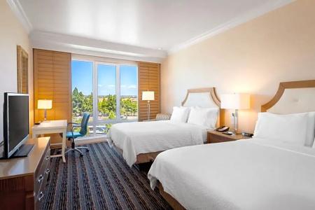 DoubleTree by Hilton San Diego Bayside - 125