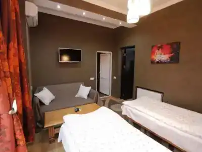 Guest House Gamardjoba - 1