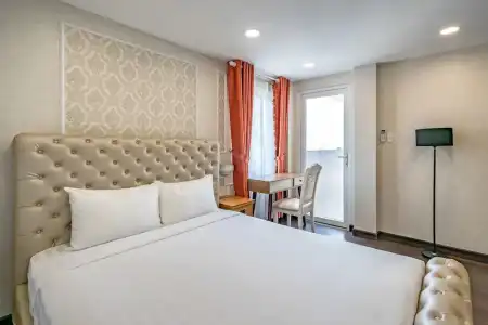 Emerald Central - 120