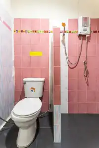 OYO 75304 Riverside Guesthouse - 52